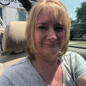 Meet your Posher, Leanne